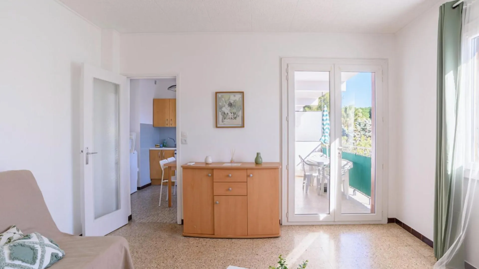 شقة Charming Flat In Hyeres With Balcony