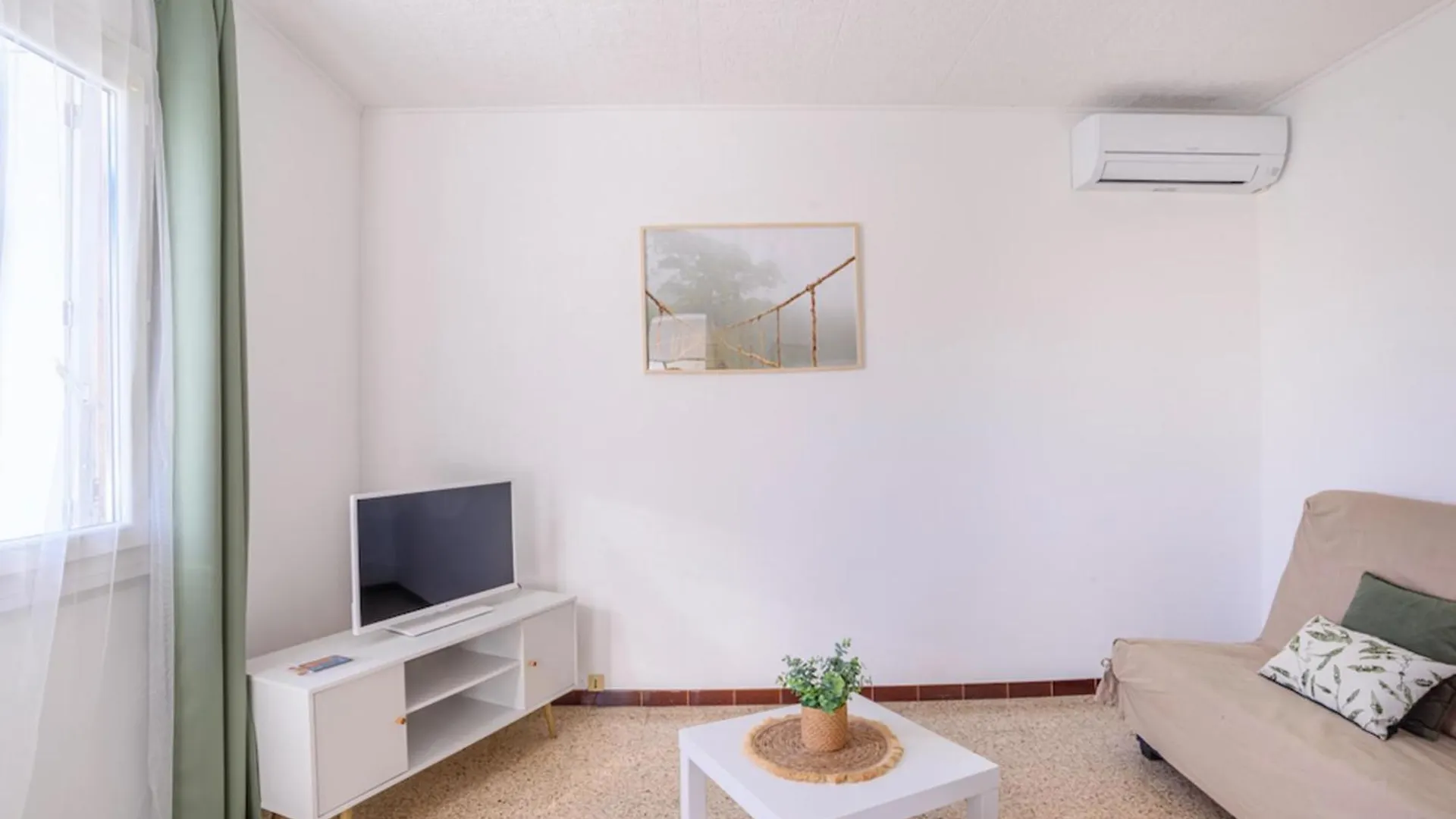 Charming Flat In Hyeres With Balcony Apartment