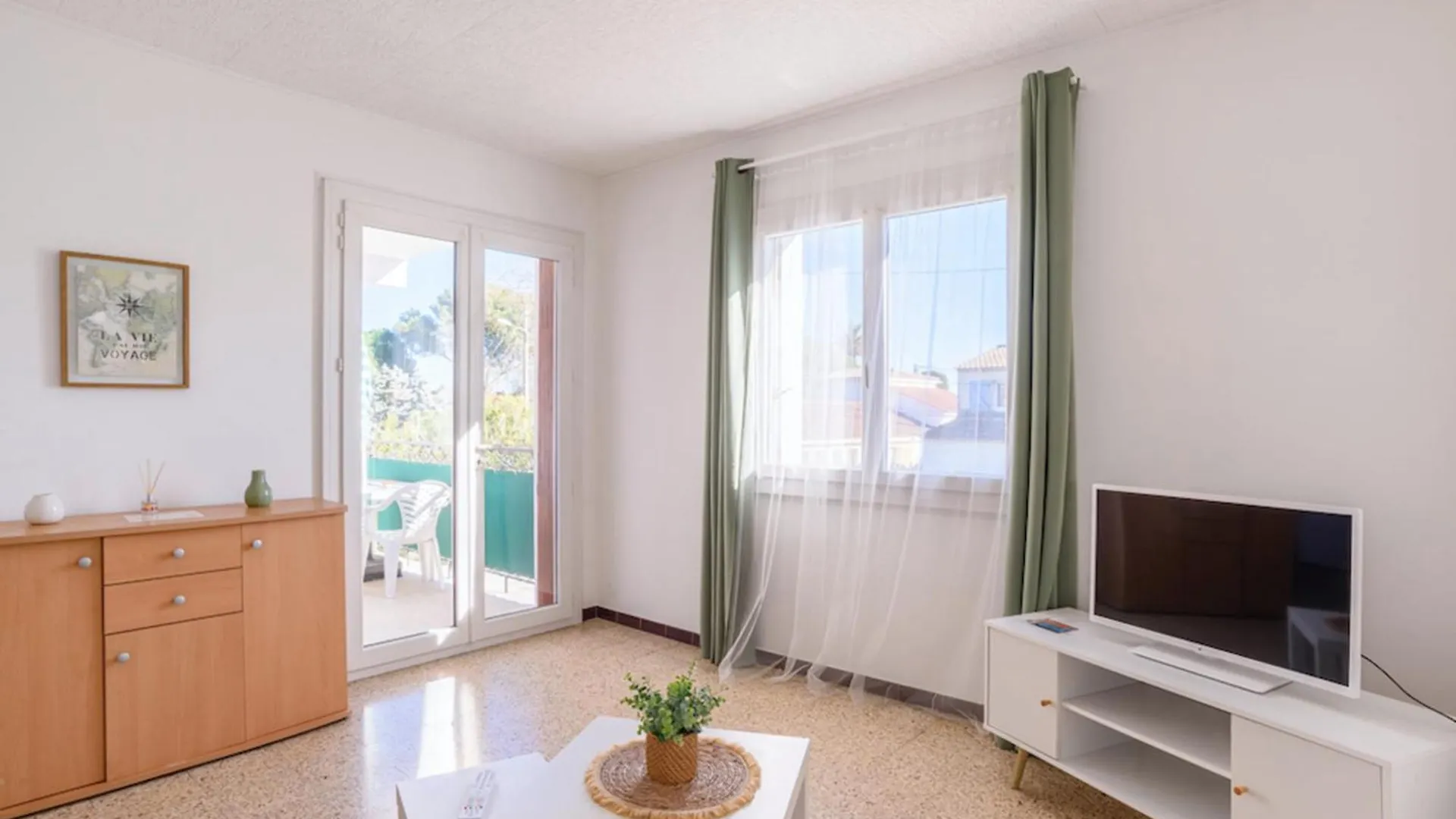 Charming Flat In Hyeres With Balcony Apartment